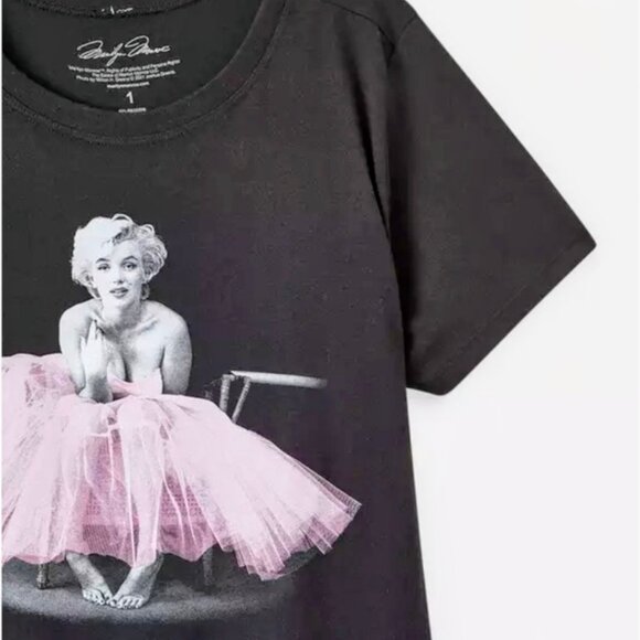 Slim Fit Crew Tee - Marilyn Monroe Black - Picture 2 of 4